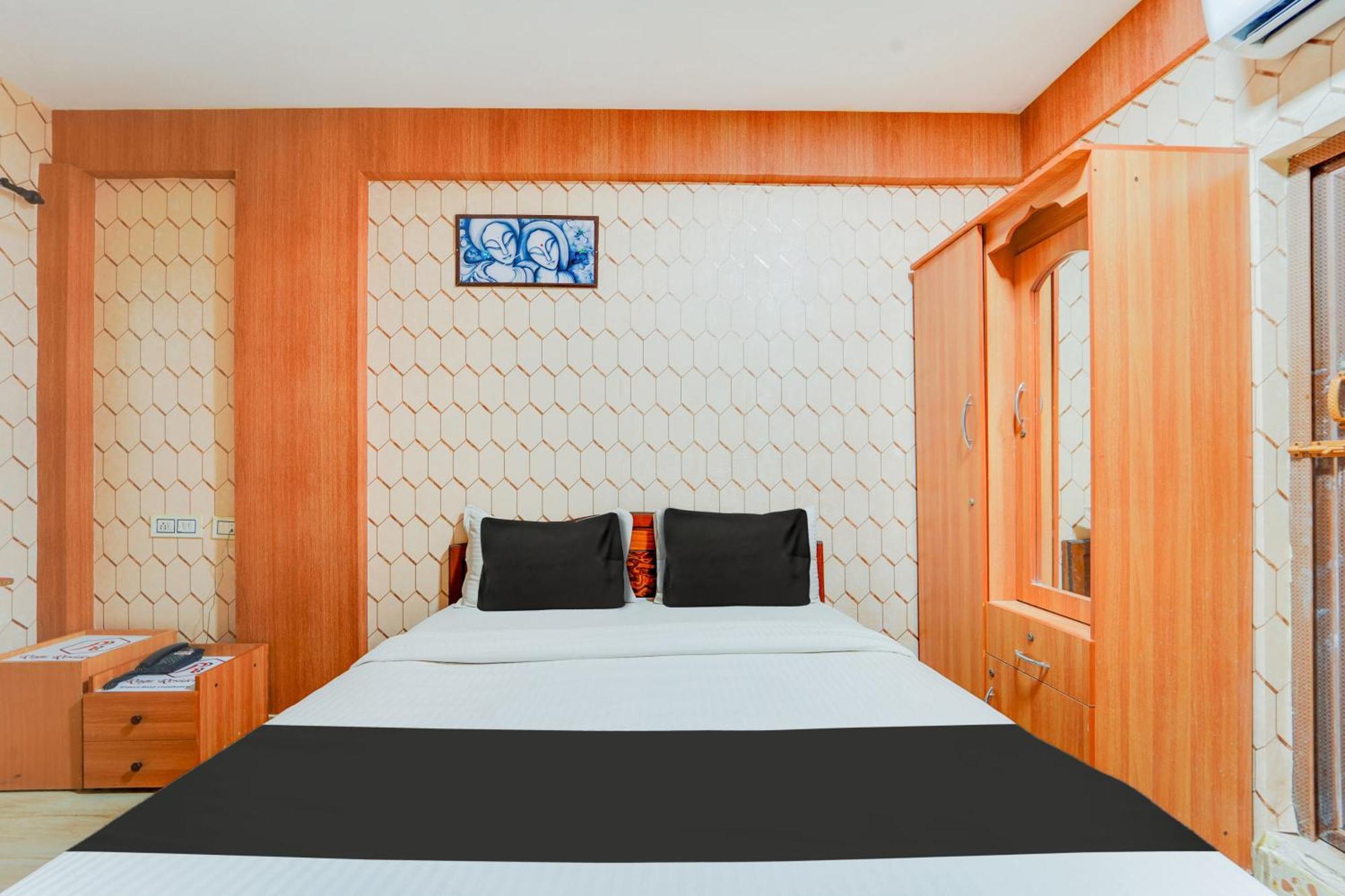 โอโย 8937 ราคุ เรซิเดนซี Hotel โคอิมบาทอร์ ภายนอก รูปภาพ