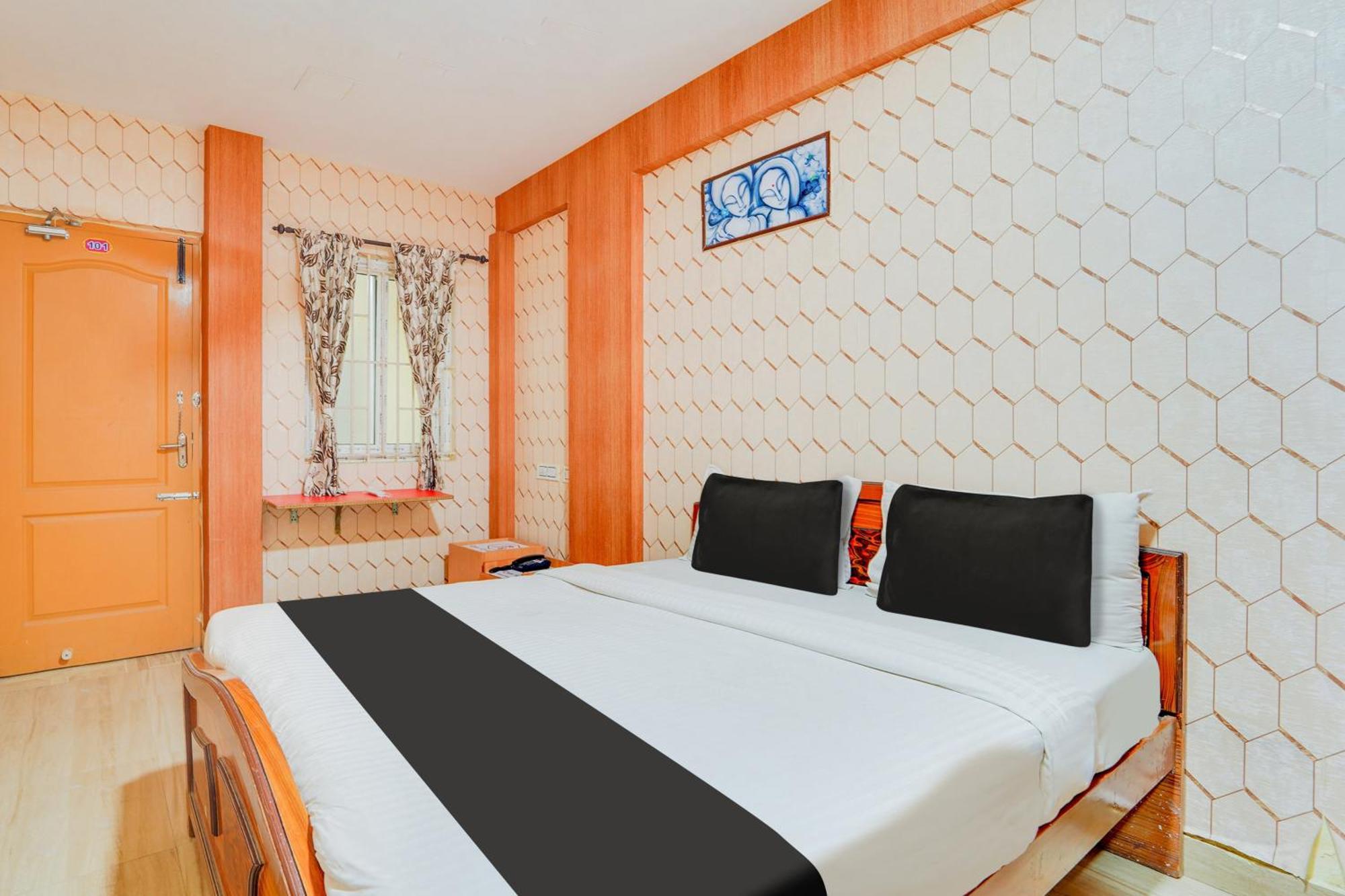 โอโย 8937 ราคุ เรซิเดนซี Hotel โคอิมบาทอร์ ภายนอก รูปภาพ