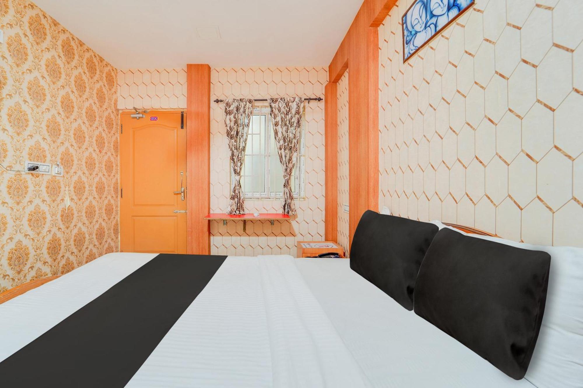 โอโย 8937 ราคุ เรซิเดนซี Hotel โคอิมบาทอร์ ภายนอก รูปภาพ