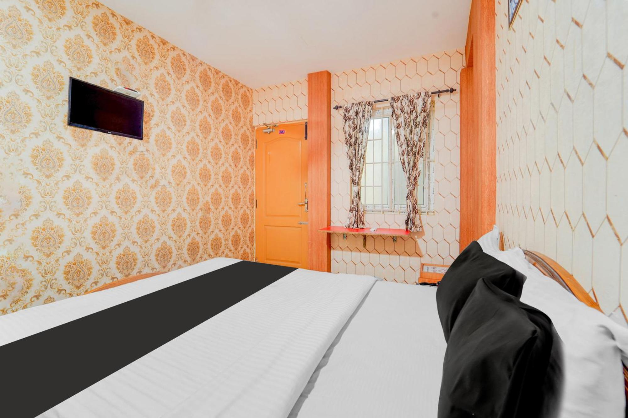 โอโย 8937 ราคุ เรซิเดนซี Hotel โคอิมบาทอร์ ภายนอก รูปภาพ