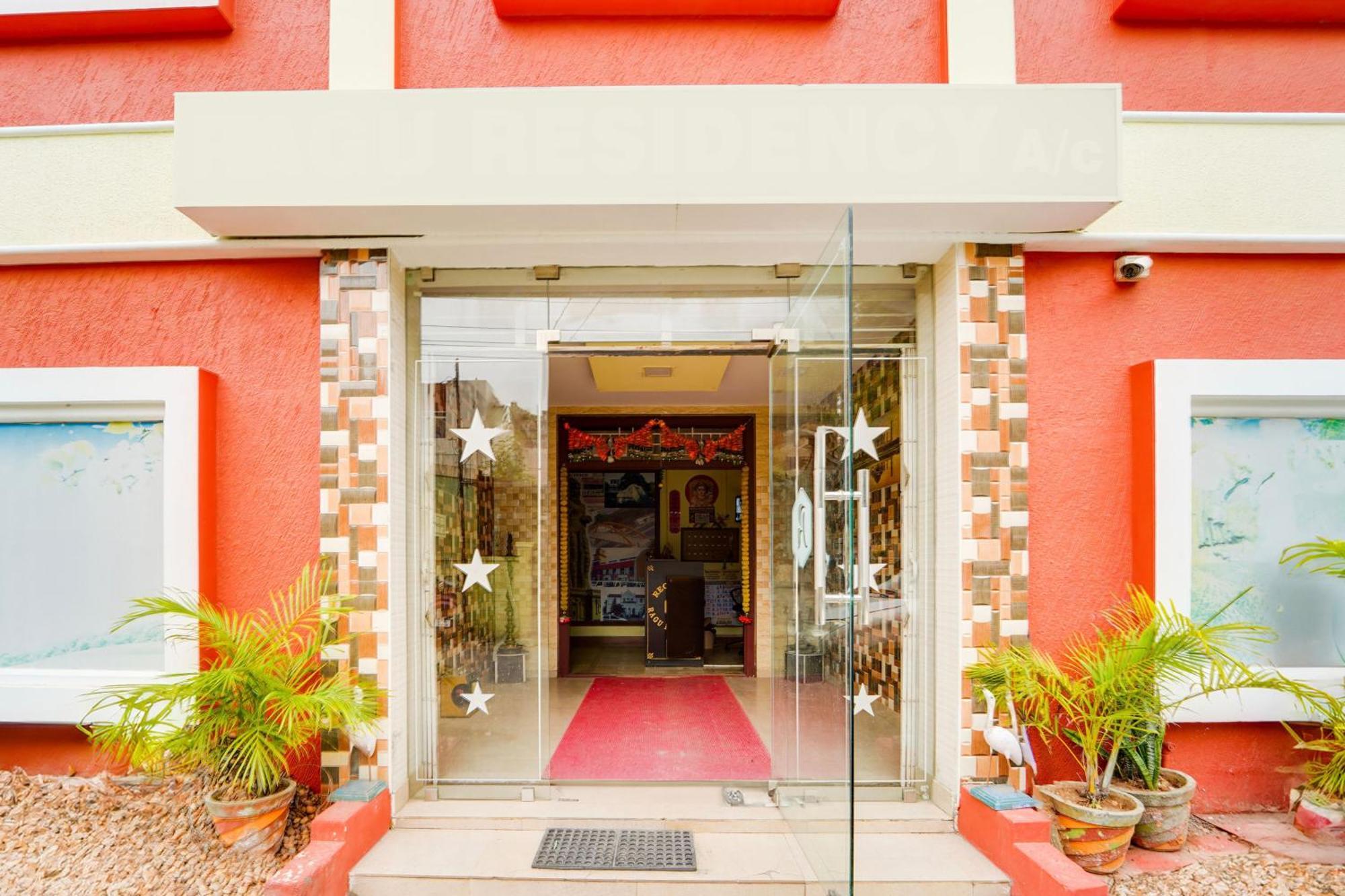 โอโย 8937 ราคุ เรซิเดนซี Hotel โคอิมบาทอร์ ภายนอก รูปภาพ